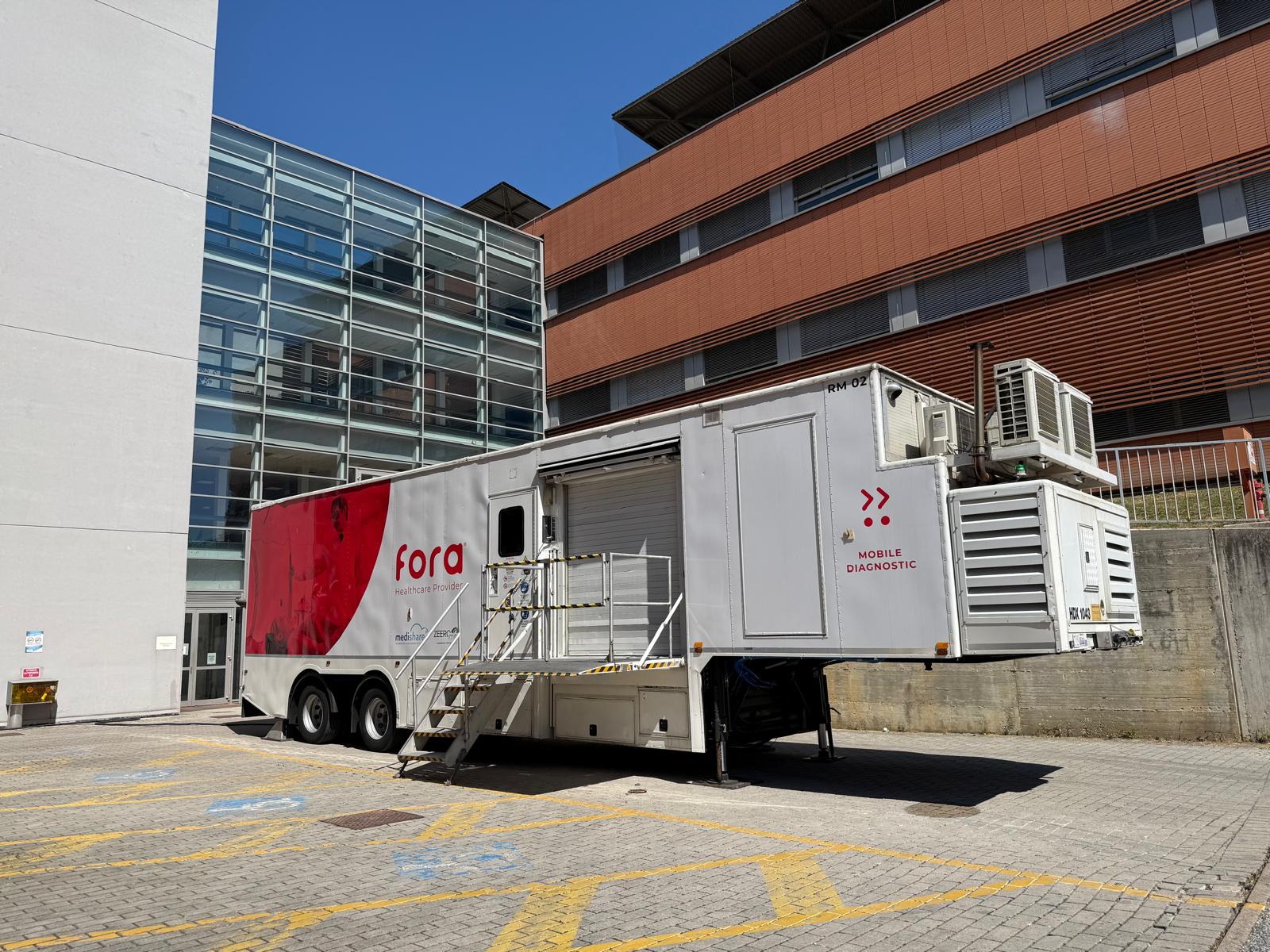 RM-mobile-esterno 4977